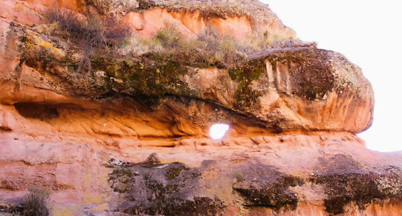 Laccaya Tinajani Tierra del Airampo bei Ayaviri im Hochland von Puno