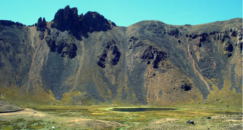 Laguna de Huara Huarani am Apu Khapia nahe der Gemeinde Llaquepa in Pomata