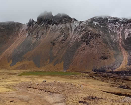 Laguna de Huara Huarani – Mythischer Bergsee am Apu Khapia Laguna de Huara Huarani – Mythischer Bergsee am Apu Khapia