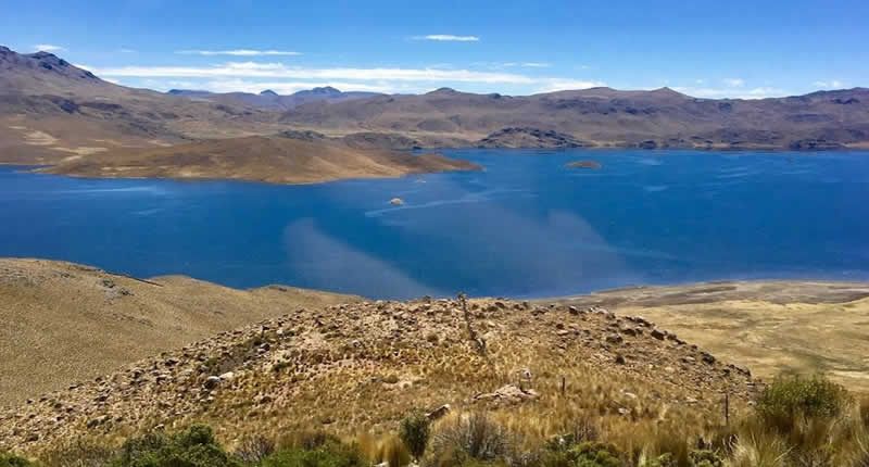 Laguna Lagunillas im Hochland von Santa Lucía in der Provinz Lampa
