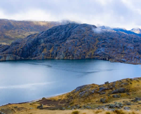 Laguna de Chuaqota – Hochandine Lagune bei Ituata in der Provinz Carabaya Laguna de Chuaqota – Hochandine Lagune bei Ituata in der Provinz Carabaya