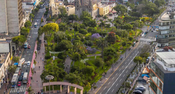 Parque central de Miraflores Parque Central de Miraflores: Grünes Herz zwischen Parque Kennedy & Parque 7 de Junio