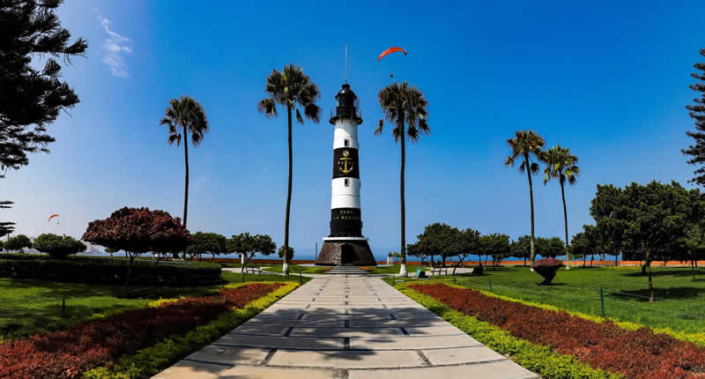 Parque el Faro de la Marina Parque El Faro de la Marina: Ikonischer Leuchtturmpark über den Klippen von Miraflores