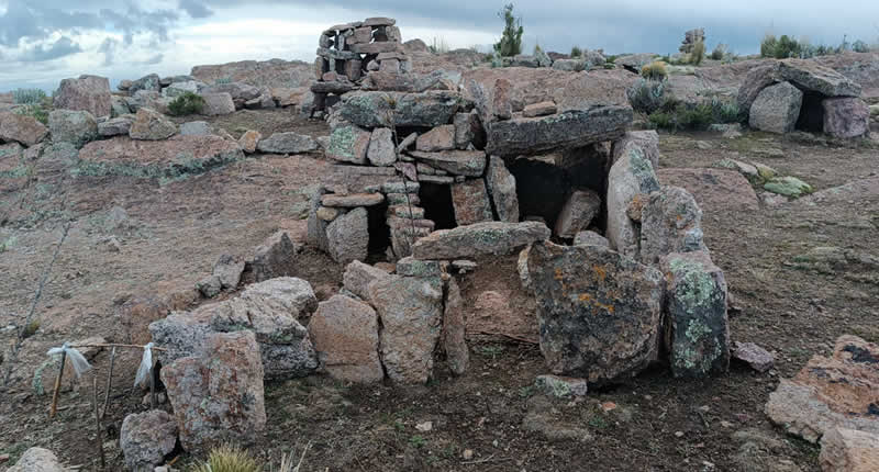 Peñón de Yacari – Felinenfelsen und Felskunst im Hochland von Juli