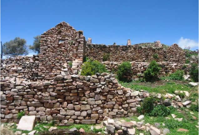 Felsreliefs, Inka-Mauern und Felskunst bei Carpa-Iñacoya