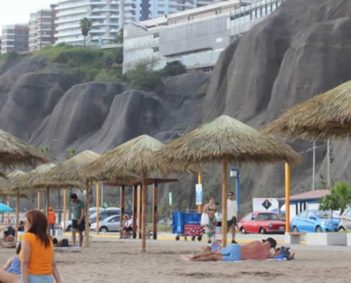 Playa Redondo: Sandiger Klassiker an der Costa Verde von Miraflores Playa Redondo: Sandiger Klassiker an der Costa Verde von Miraflores