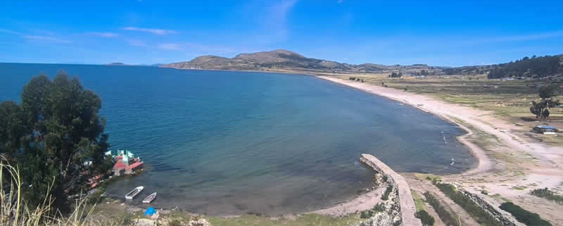 Playas de Karina y Churo: suaves playas andinas en el lago Titicaca