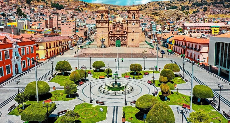 Plaza Mayor de Puno – koloniales Herz und historische Bühne am Titicacasee
