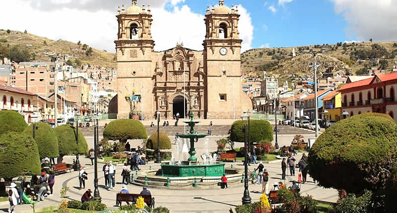 Historische Plaza de Armas im Zentrum von Puno
