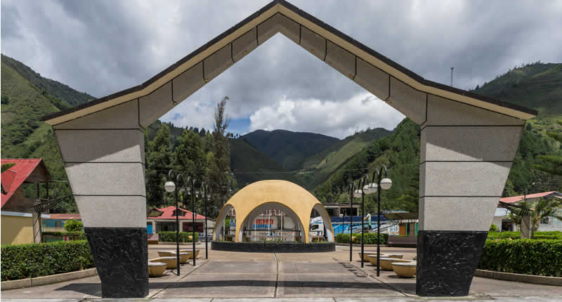 Plaza Principal de Mallampampa – corazón del valle de la granadilla