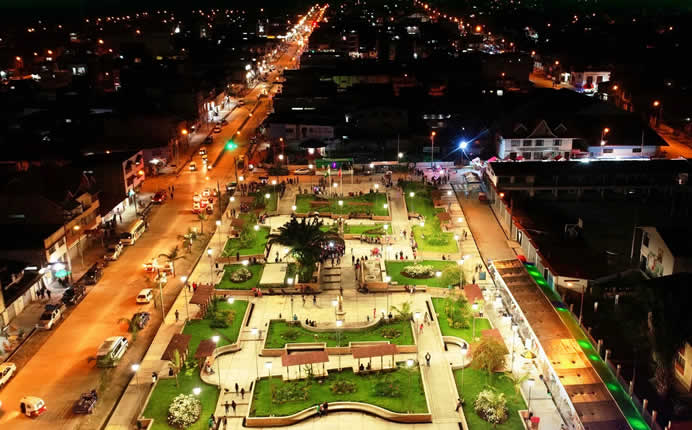 Plaza Mayor de Villa Rica de noche