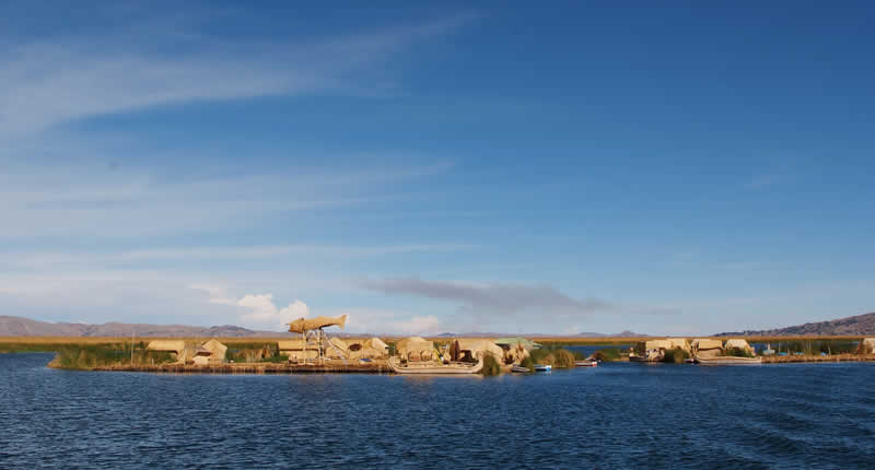 Paraíso natural de totorales, colonias de aves e islas flotantes