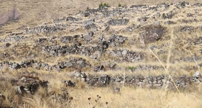 Archäologische Stätte Killi Killi bei Tantamaco in der Provinz Carabaya
