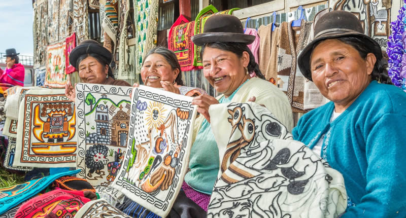 Artesanía en Juli – tapices y textiles bordados de los Andes
