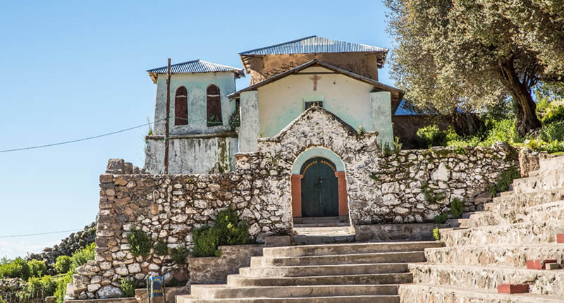 Capilla de Huaylluni – Andenkapelle zwischen Hochland und Titicacasee