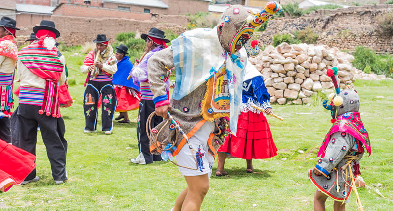 Der K’usillo – der Anden-Clown in der Tanzgruppe