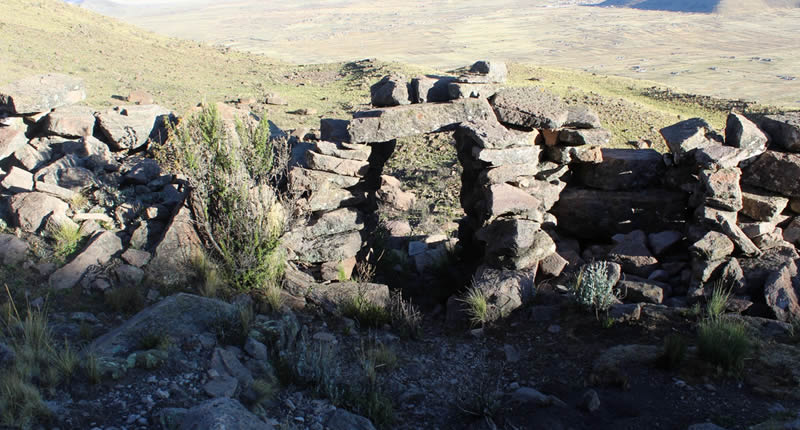 Festung auf dem Cerro Jaquejaytahui bei Pomata
