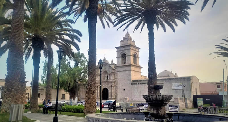 Plaza de Yanahuara en Arequipa: mirador, historia y arquitectura de sillar