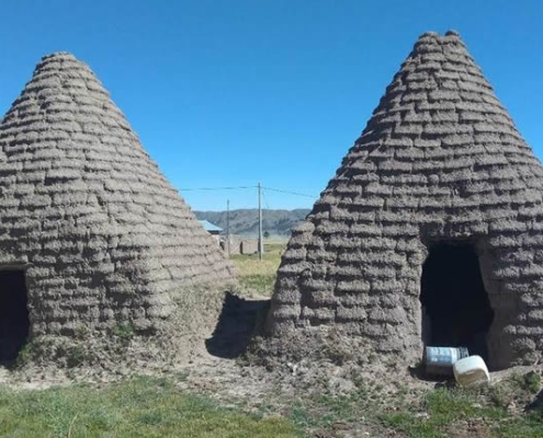 Putucos – traditionelle Erdhäuser auf der Hochebene von Collao Putucos – traditionelle Erdhäuser auf der Hochebene von Collao