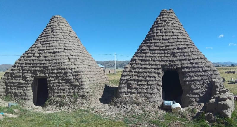 Putucos – traditionelle Erdhäuser auf der Hochebene von Collao