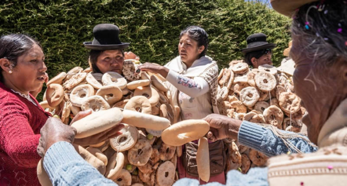 Roscasiri – das Brotfest von Pomata am Titicacasee