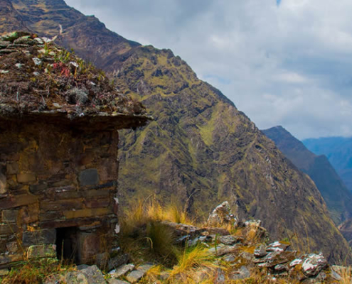 Archäologische Stätte Marka Marka II – Terrassen, Chullpas und Bärenland bei Usicayos