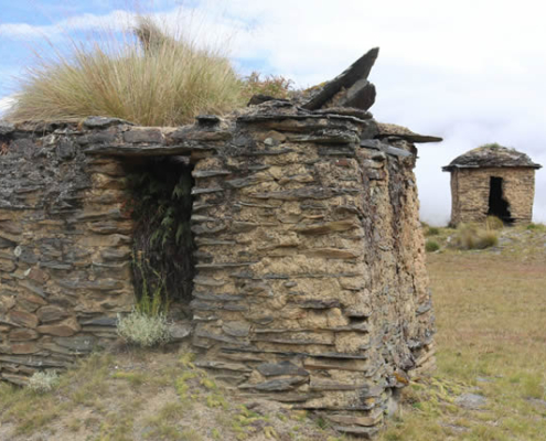 Archäologische Stätte Wat’Amarka – Chullpas hoch über dem Tal von Coasa