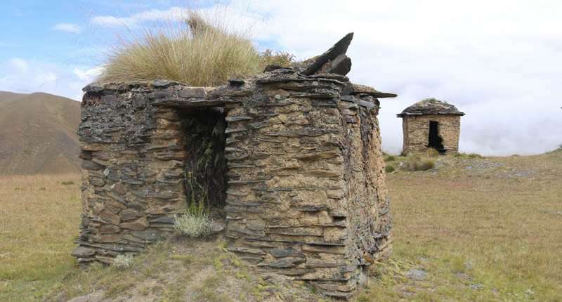 Archäologische Stätte Wat’Amarka – Chullpas hoch über dem Tal von Coasa