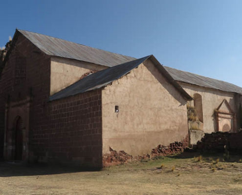 Templo de San Sebastián in Zepita: Historische Pfarrkirche im Aymara-Hochland
