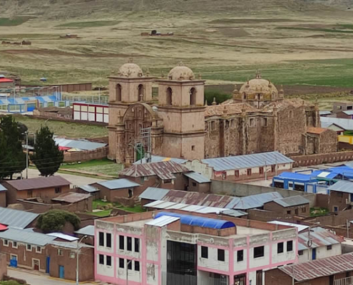 Templo Santiago Apóstol in Santiago de Pupuja – Meisterwerk der Mestizenarchitektur im Altiplano