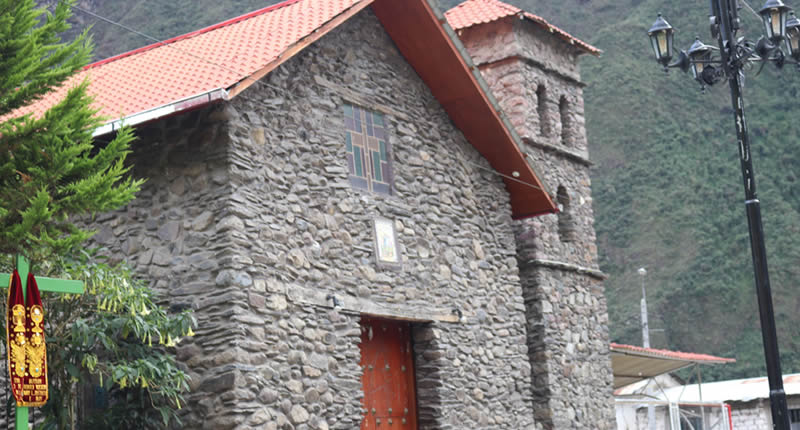 Templo San Francisco de Asís in Ollachea – Steinernes Glaubenszeugnis am Eingang zur Selva